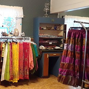 Mo's Eclectic Gifts and Apparel